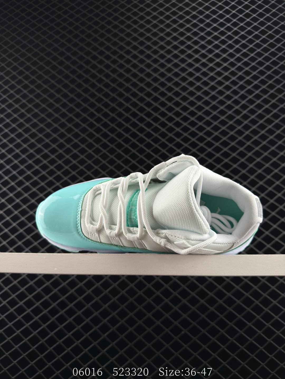 Nike Air Jordan 11 Retro Low